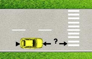 ¿A qué distancia mínima de un cruce peatonal marcado puede estacionarse?